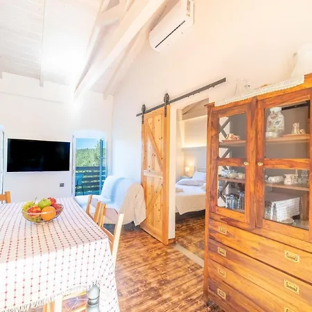 Vila Adamantia Paxos