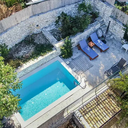 וילה Adamantia Paxos