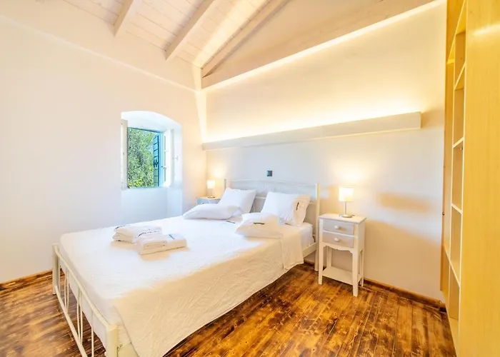 Adamantia Paxos